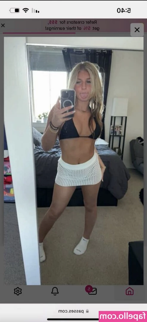 Sarah Lindstrom [ sarah-lindstrom-1 ] - Lazy Sundays are my fav