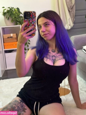 noragefree [ noragefree-1 ] - feeling cheeky