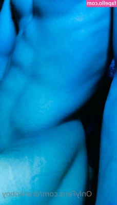 drankoboy - Worshipping his cock