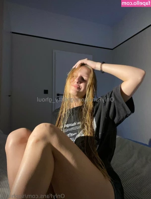 free_gh0sty_ghoul [ free-gh0sty-ghoul ] - My soft little feet wanna say hello