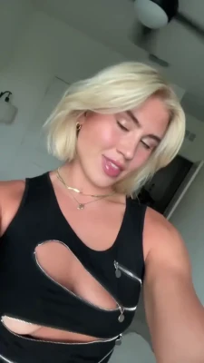 Olena Sadovska [ olena-sadovska ] - Some lewds and nudes I took today.   I don’t talk much about body