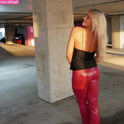 Olena Sadovska [ olena-sadovska ] - April Fools  Dweebs Like Id give you free nude videos for nothing 😂