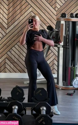 Olena Sadovska [ olena-sadovska ] - Who’s up and hard?