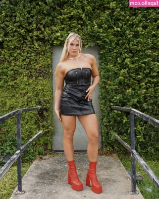 Olena Sadovska [ olena-sadovska ] - We belive in fishnets supremacy