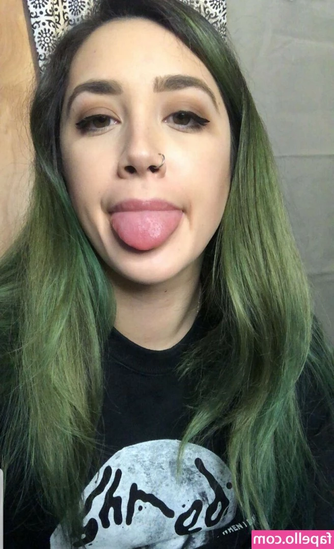 Shandude - i love playing w/ pussy ;)