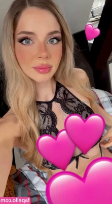Christina Lionscat [ christina-lionscat ] - Happy hump day