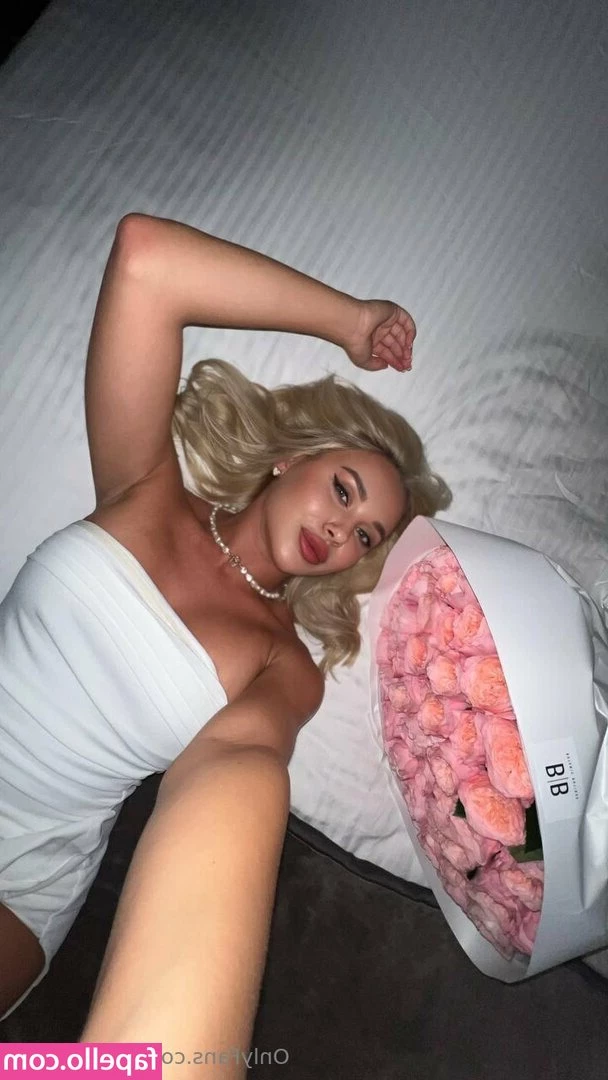 ur_lil_steffy [ ur-lil-steffy ] - 🚨 NEXT HOUR ONLY! 🚨 I'm sending you over 4 hours of LIVE STREAM