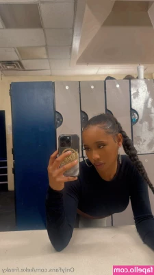 keke.freaky [ keke-freaky ] - Ich habe meine enge Wetlook-Leggings und ein geiles transparentes Top