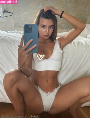 Claire Molin [ claire-molin ] - Fresh powder 😍