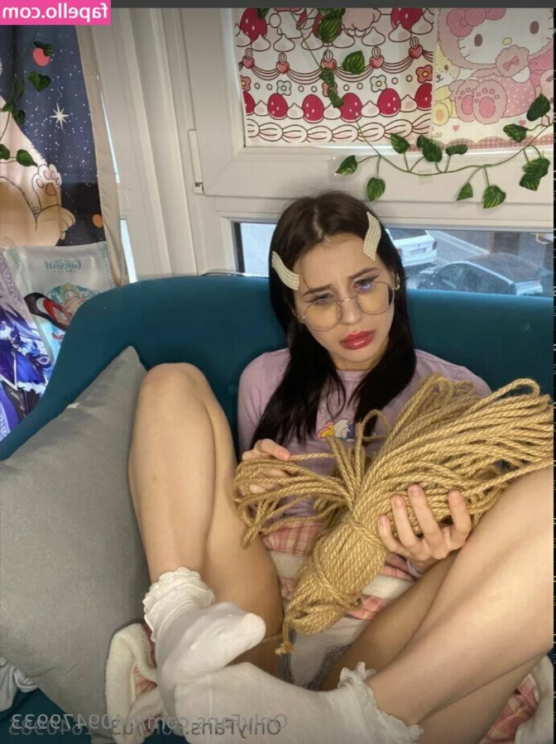 mikasa.meow [ mikasa-meow ] - I want to apologise to anyone who has paid content requests   My mum