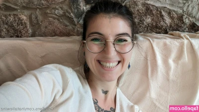 nataliewinz - Bow, pay, kiss. 🙇‍♂️ 💰 💋 Repeat.