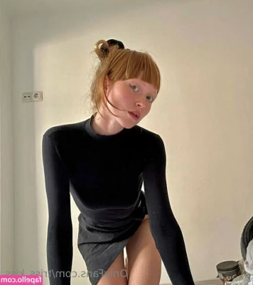 triss_kiss [ triss-kiss ] - That heel though 😈 makes you wanna nibble on it don’t it
