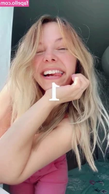SmileyDani158 - Happy Saturday 😜😜