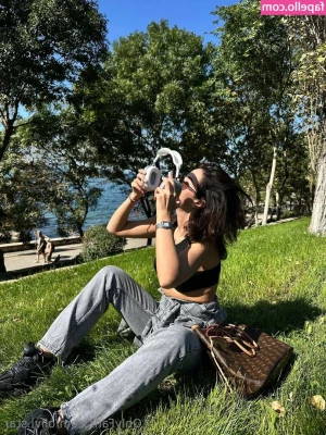 olivi.star [ olivi-star ] - I'd let you mess up my makeup 🥵🔥