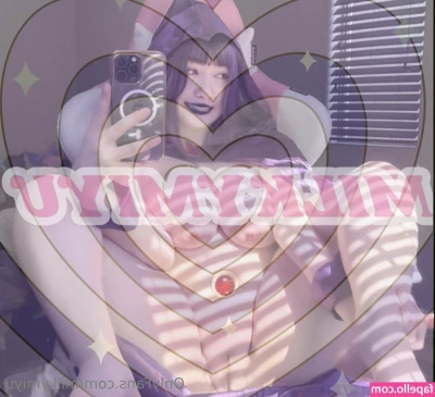milkymiyu - Is it HOT out here or is it just me?  🥵 👙 🔥 😜  😍 See