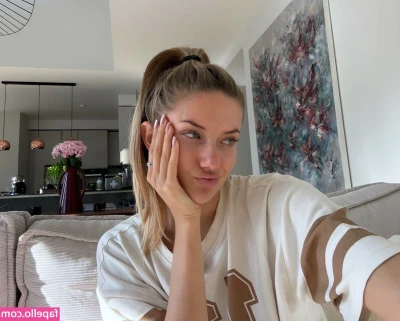 Alica Schmidt [ alica-schmidt-1 ] - UNLIMITED HANDJOB PLEASURES