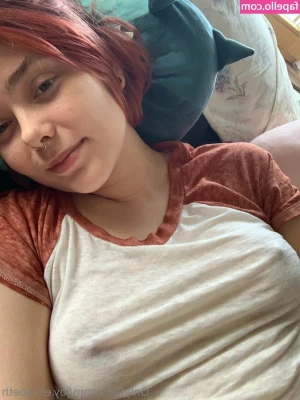 joy.elizabeth [ joy-elizabeth ] - My boobs shake as i get an orgasm  My hands are in my pants fingering