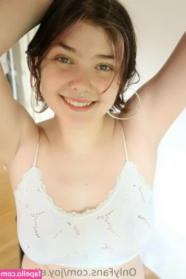joy.elizabeth [ joy-elizabeth ] - Watermelon sugar hi  baby do you wanna be mine