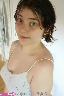 joy.elizabeth [ joy-elizabeth ] - what would you do for 1 hour with me 😉