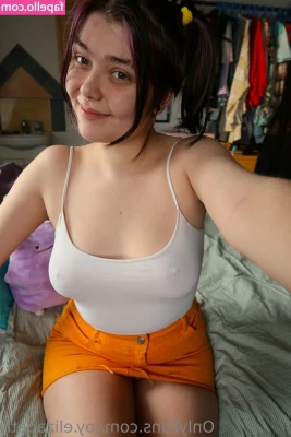 joy.elizabeth [ joy-elizabeth ] - I'm tired of masturbating and dreaming of feeling your cock in my