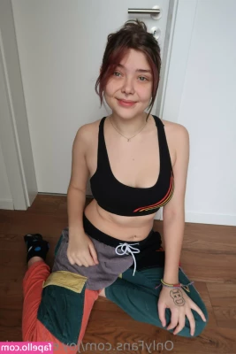 joy.elizabeth [ joy-elizabeth ] - Think I need some help in the bedroom