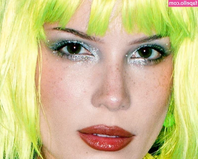Halsey - 🎊🍾🥂🎈While partying this week end...I also thought of