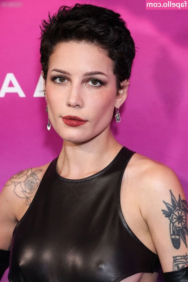 Halsey - look how cute my ass is in this shirt