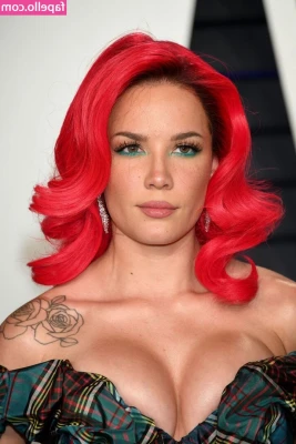 Halsey - What are your thoughts on fishnet stockings?