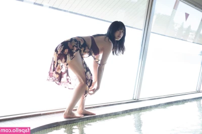 Mariri Sugimoto [ mariri-sugimoto ] - Buon Natale dal mio culetto innevato  di farina