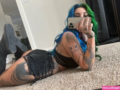 trippylyd [ trippylyd-2 ] - #8/November - breakfast nyloned feet on table! Suntan sheer nylons.