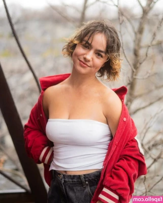 Chloe Reynolds [ chloe-reynolds ] - Good afternoon sweet pea
