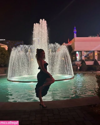 Chloe Reynolds [ chloe-reynolds ] - 💕 Who else is ready to dive in and make a splash with me? 🌊