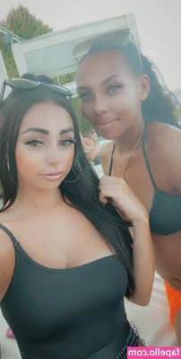 Chloe Reynolds [ chloe-reynolds ] - Hacía frío y nos metimos en el coche a relajarnos un poquito..🤭