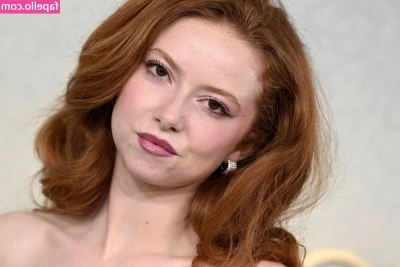 Francesca Capaldi [ francesca-capaldi ] - God damn i love when she grabs my balls like that and squeeze’s