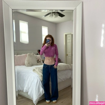 Francesca Capaldi [ francesca-capaldi ] - These pussy spreading pics are 🔥🔥🔥
