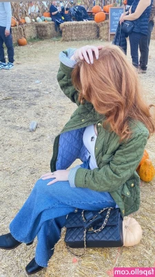 Francesca Capaldi [ francesca-capaldi ] - Do you like me in all pink?