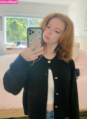 Francesca Capaldi [ francesca-capaldi ] - Closeup view. Come taste me!