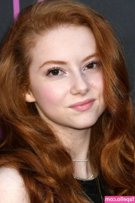 Francesca Capaldi [ francesca-capaldi ] - Hey and hello    only 3 Days to go to the new year   Btw do you like