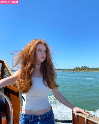 Francesca Capaldi [ francesca-capaldi ] - How s your night going guys