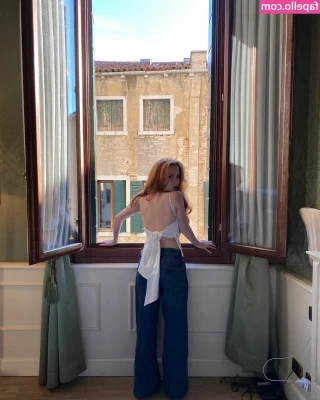 Francesca Capaldi [ francesca-capaldi ] - 🚨NEW RELEASE🚨my big booty stepsister Sidney summers shows me