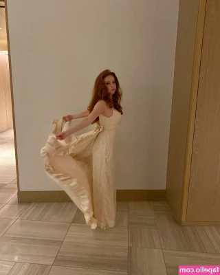 Francesca Capaldi [ francesca-capaldi ] - I've been dreaming of a raspberry bun and a cappuccino with air foam