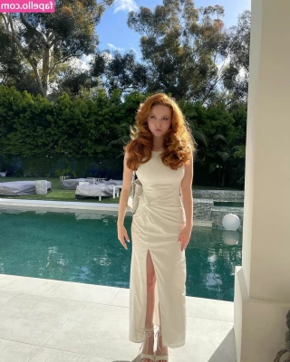 Francesca Capaldi [ francesca-capaldi ] - Soft dick... what do u wanna do about that?
