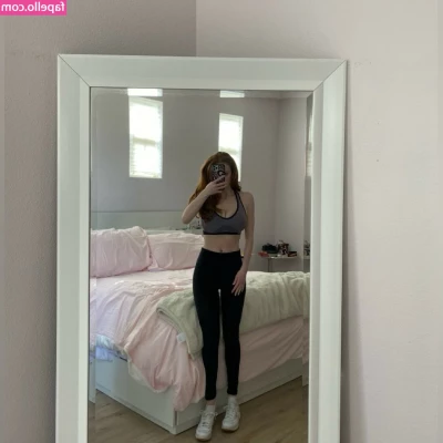 Francesca Capaldi [ francesca-capaldi ] - Slow day at work means stripping off the scrubs to show you my tits