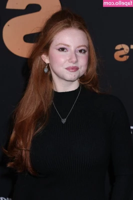 Francesca Capaldi [ francesca-capaldi ] - Can I be your sweet girl?? Let me spoil you, love