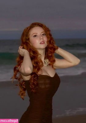 Francesca Capaldi [ francesca-capaldi ] - Don't challenge me... I may be too dangerous!!