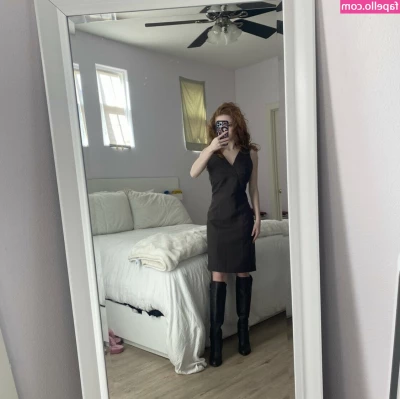 Francesca Capaldi [ francesca-capaldi ] - So I have some free time today! Who wants a custom or a private live!