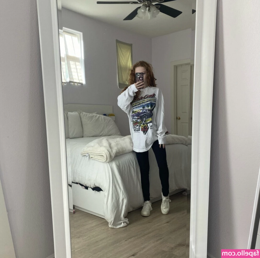 Francesca Capaldi [ francesca-capaldi ] - Bath time