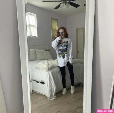 Francesca Capaldi [ francesca-capaldi ] - Bath time