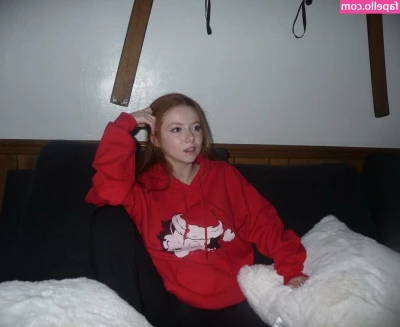 Francesca Capaldi [ francesca-capaldi ] - weird 😳