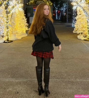 Francesca Capaldi [ francesca-capaldi ] - This only ends one way  naked and leashed with red rope  BJ